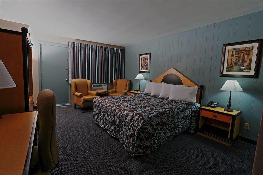 Belmont Inn Sudbury Exterior foto